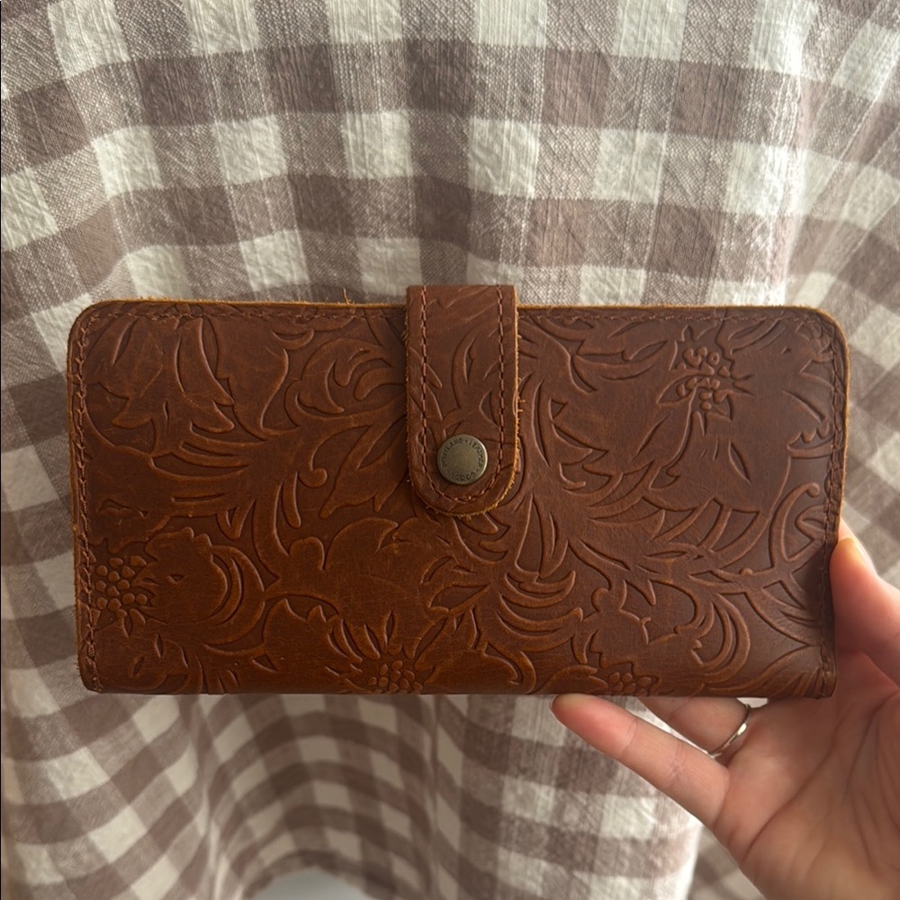 EUC Portland leather meadow bifold wallet